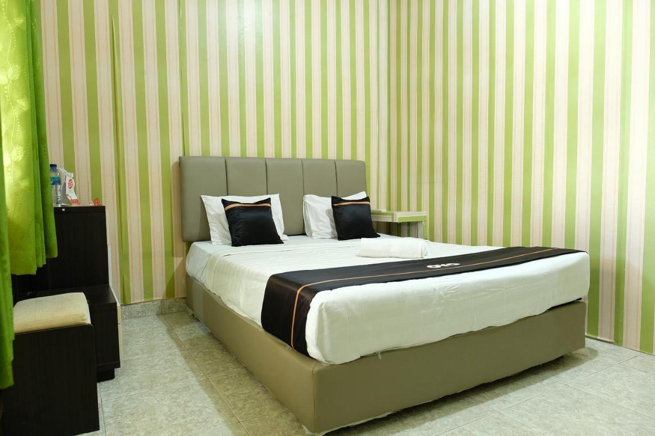 Oyo 2186 Esbe Hotel Syariah Tanjung Pandan Eksteriør bilde