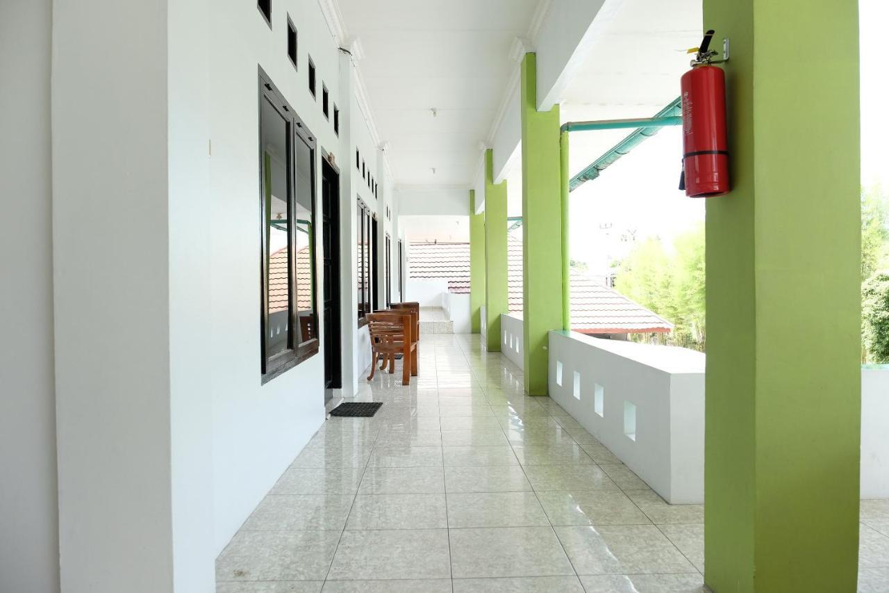 Oyo 2186 Esbe Hotel Syariah Tanjung Pandan Eksteriør bilde